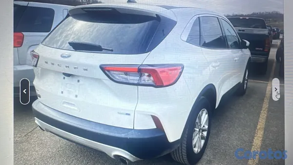 2020 Ford Escape — foto 5 / 8