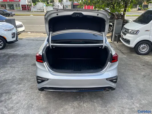 2020 Kia Forte — foto 10 / 10