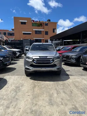 2023 Isuzu Mux — foto 2 / 9