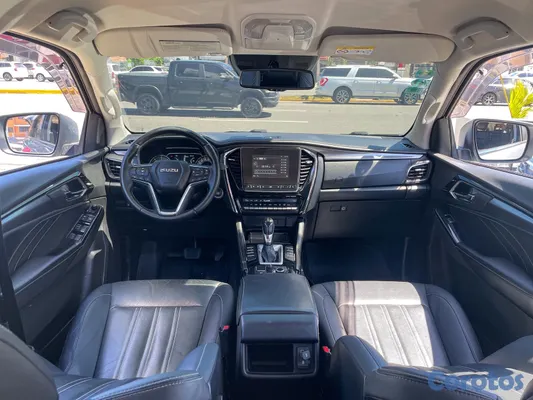 2023 Isuzu Mux — foto 4 / 9