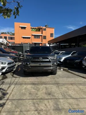 2018 Toyota 4 Runner — foto 2 / 9