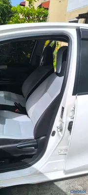 2017 Toyota Aqua — foto 2 / 14