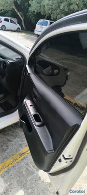 2017 Toyota Aqua — foto 12 / 14