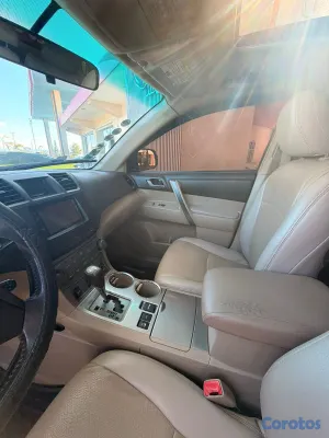 2010 Toyota Highlander — foto 9 / 19