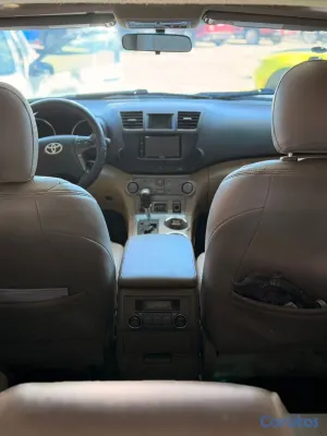 2010 Toyota Highlander — foto 10 / 19