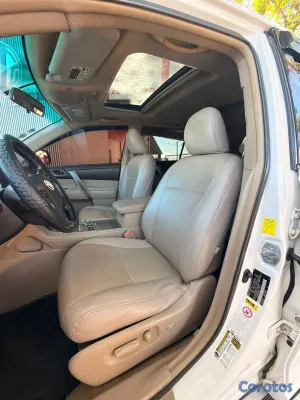 2010 Toyota Highlander — foto 14 / 19