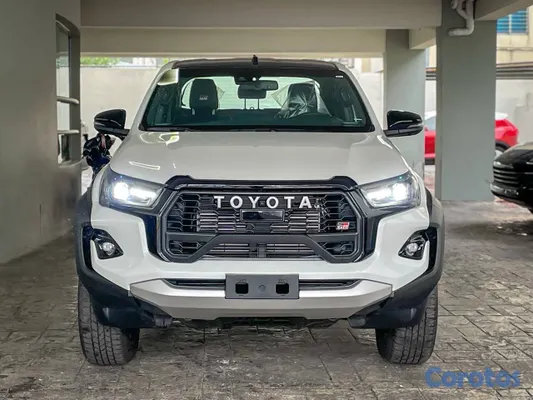 2027 Toyota Hilux — foto 2 / 11