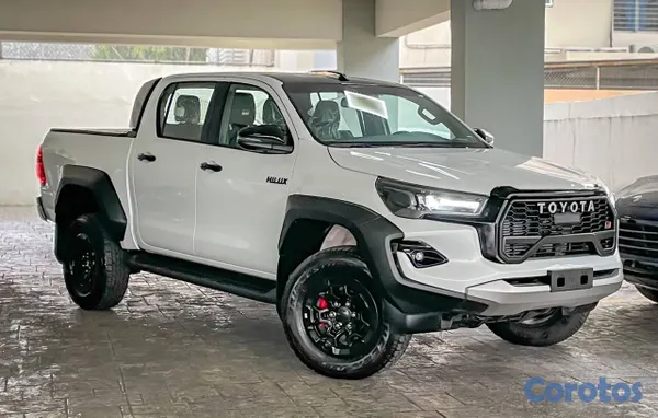 2027 Toyota Hilux — foto 3 / 11