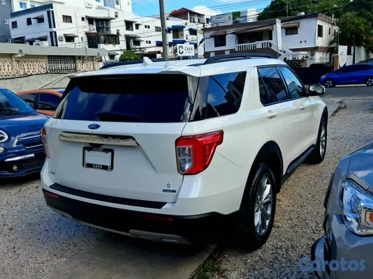2020 Ford Explorer — foto 7 / 11
