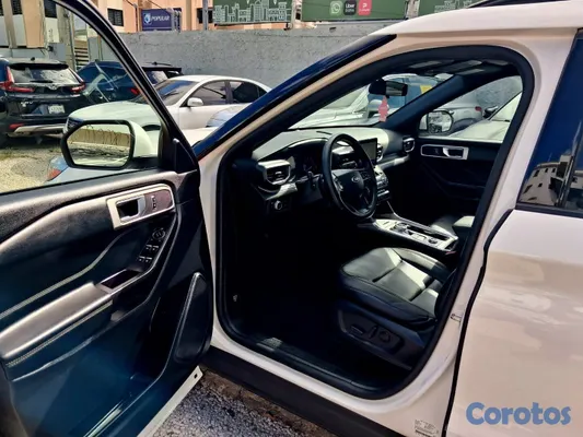 2020 Ford Explorer — foto 8 / 11