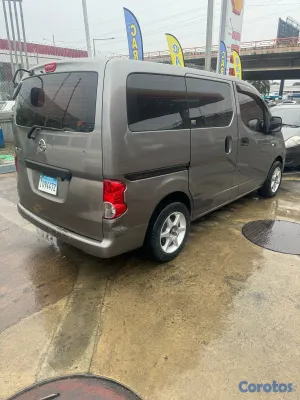 2014 Nissan NV — foto 2 / 5