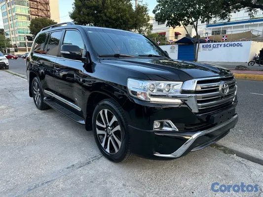 2017 Toyota Land Cruiser