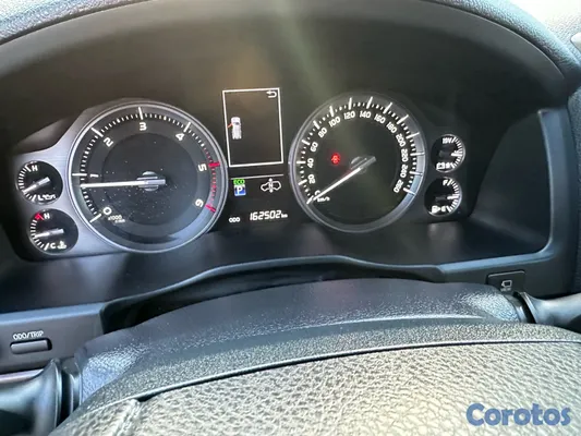 2017 Toyota Land Cruiser — foto 13 / 13
