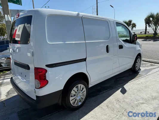 2020 Nissan NV — foto 4 / 10