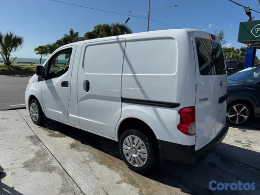 2020 Nissan NV — foto 6 / 10