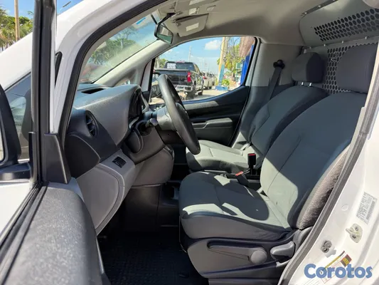2020 Nissan NV — foto 7 / 10