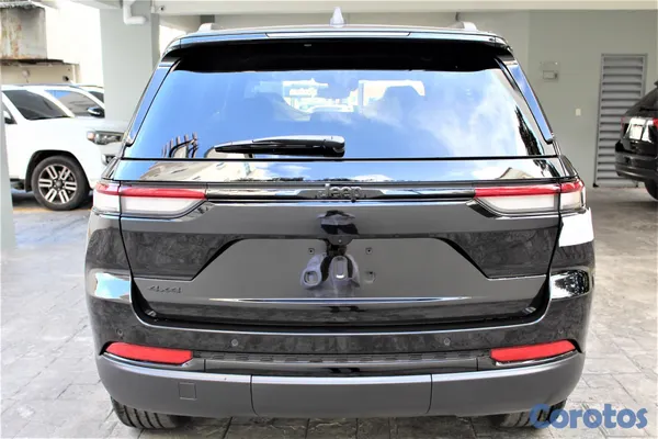2025 Jeep Grand Cherokee — foto 5 / 9