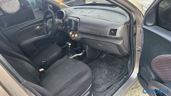 2009 Nissan March — foto 6 / 8