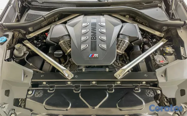 2026 BMW X 6 M60i — foto 2 / 12