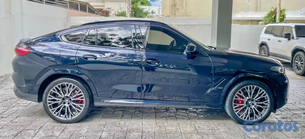 2026 BMW X 6 M60i — foto 5 / 12
