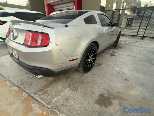 2012 Ford Mustang — foto 8 / 13