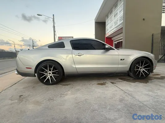 2012 Ford Mustang — foto 11 / 13
