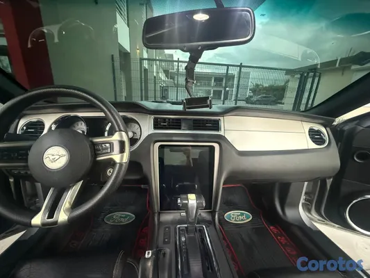 2012 Ford Mustang — foto 13 / 13