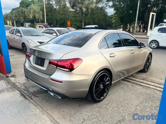 2019 Mercedes A220 — foto 2 / 7