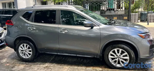 2020 Nissan Rogue — foto 2 / 6