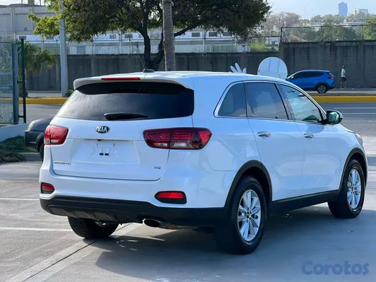 2020 Kia Sorento — foto 4 / 9