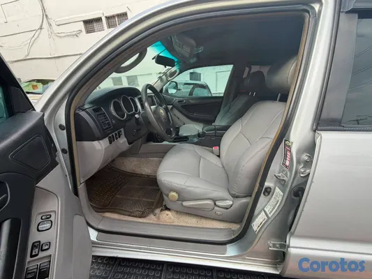 2005 Toyota 4 Runner — foto 6 / 9