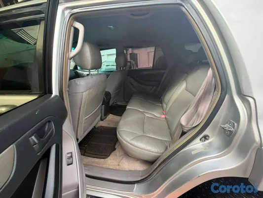 2005 Toyota 4 Runner — foto 7 / 9