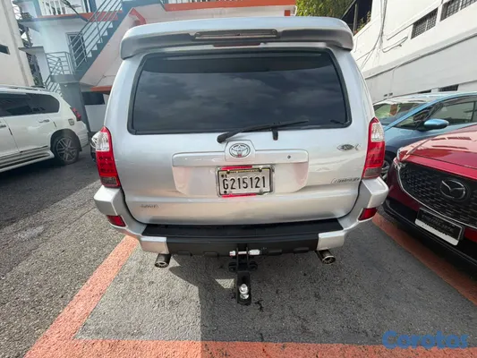 2005 Toyota 4 Runner — foto 8 / 9