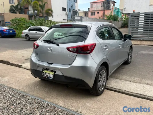 2020 Mazda Demio — foto 2 / 8