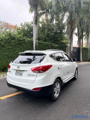 2012 Hyundai Tucson — foto 15 / 17