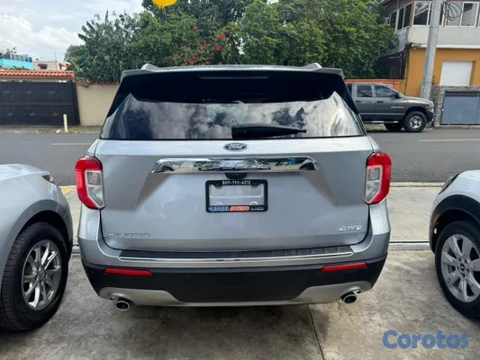 2021 Ford Explorer — foto 11 / 12