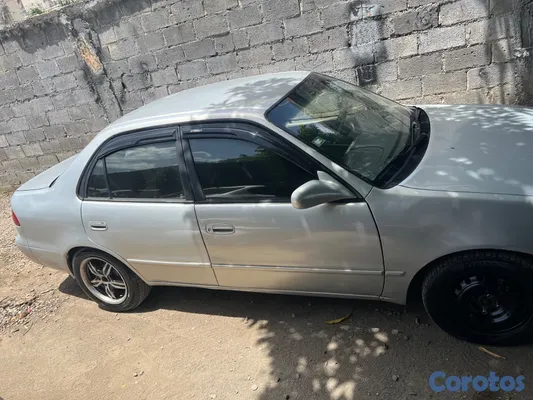 2002 Toyota Corolla — foto 6 / 8