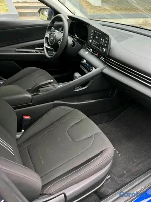 2022 Hyundai Elantra — foto 3 / 8
