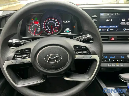 2022 Hyundai Elantra — foto 8 / 8