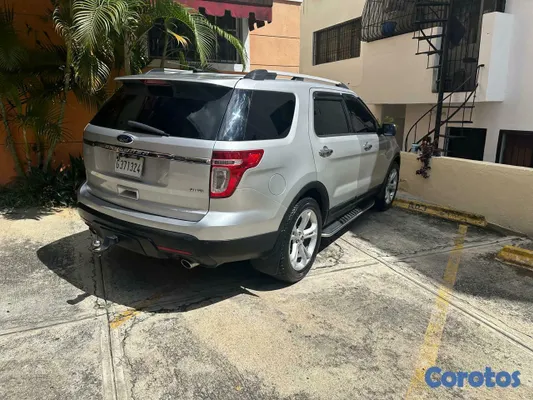 2013 Ford Explorer — foto 3 / 10