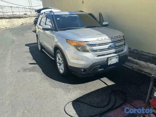 2013 Ford Explorer — foto 7 / 10