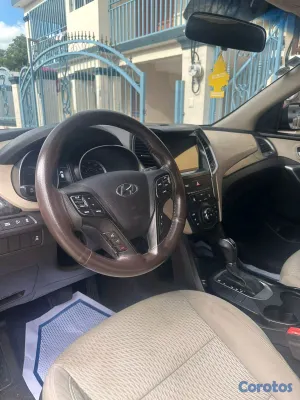 2017 Hyundai Santa Fe — foto 7 / 11
