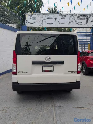2021 Toyota Hiace — foto 3 / 12