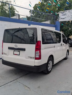 2021 Toyota Hiace — foto 6 / 12