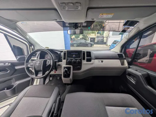 2021 Toyota Hiace — foto 12 / 12