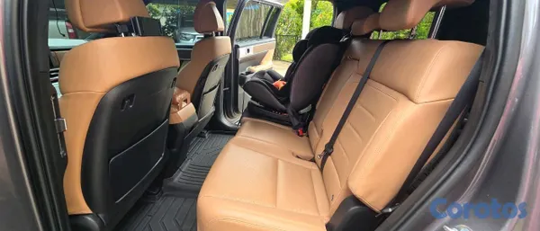 2025 Hyundai Santa Fe — foto 10 / 12