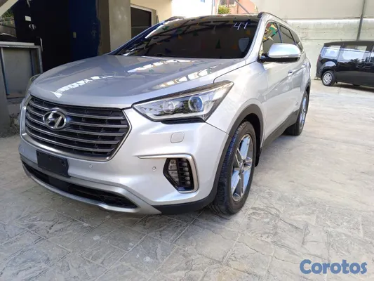 2017 Hyundai Grand Santa Fe — foto 10 / 10