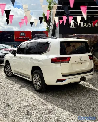 2022 Toyota Land Cruiser — foto 12 / 13