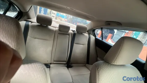 2014 Honda Civic — foto 8 / 9