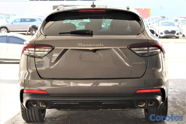 2026 Maserati Levante Hybrid — foto 3 / 11